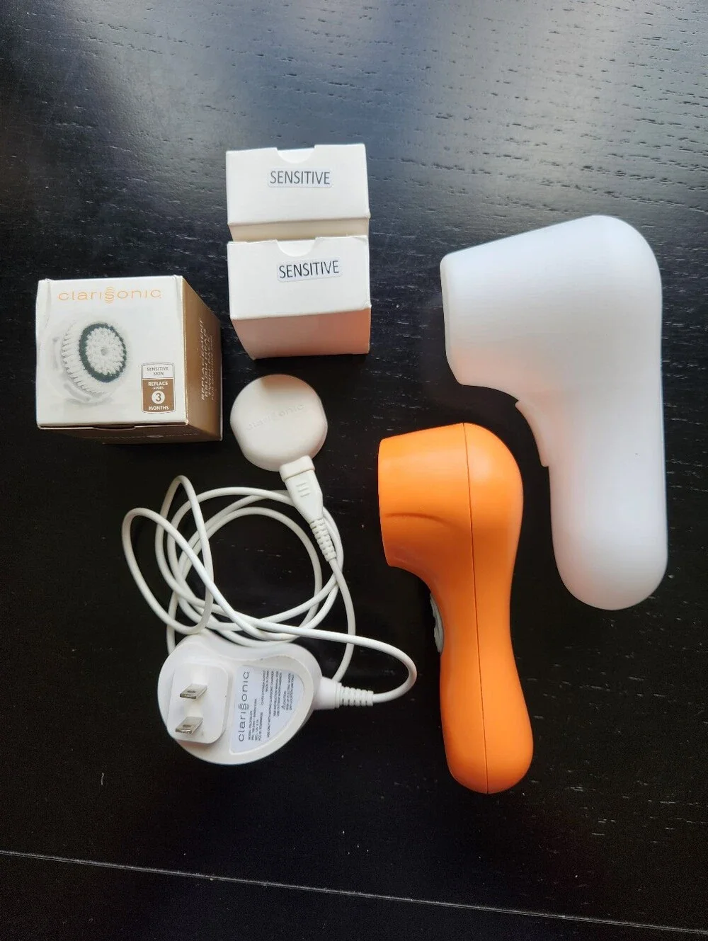Clarisonic Mia 2 Sonic Cleansing System with Case & 3 Sensitive-Skin Brush Heads